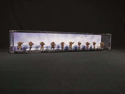 Display case for 10 x 32mm minifigs (Ice Background)